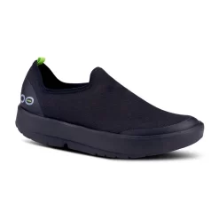 OOFOS Women's OOmg EeZee Low - Black