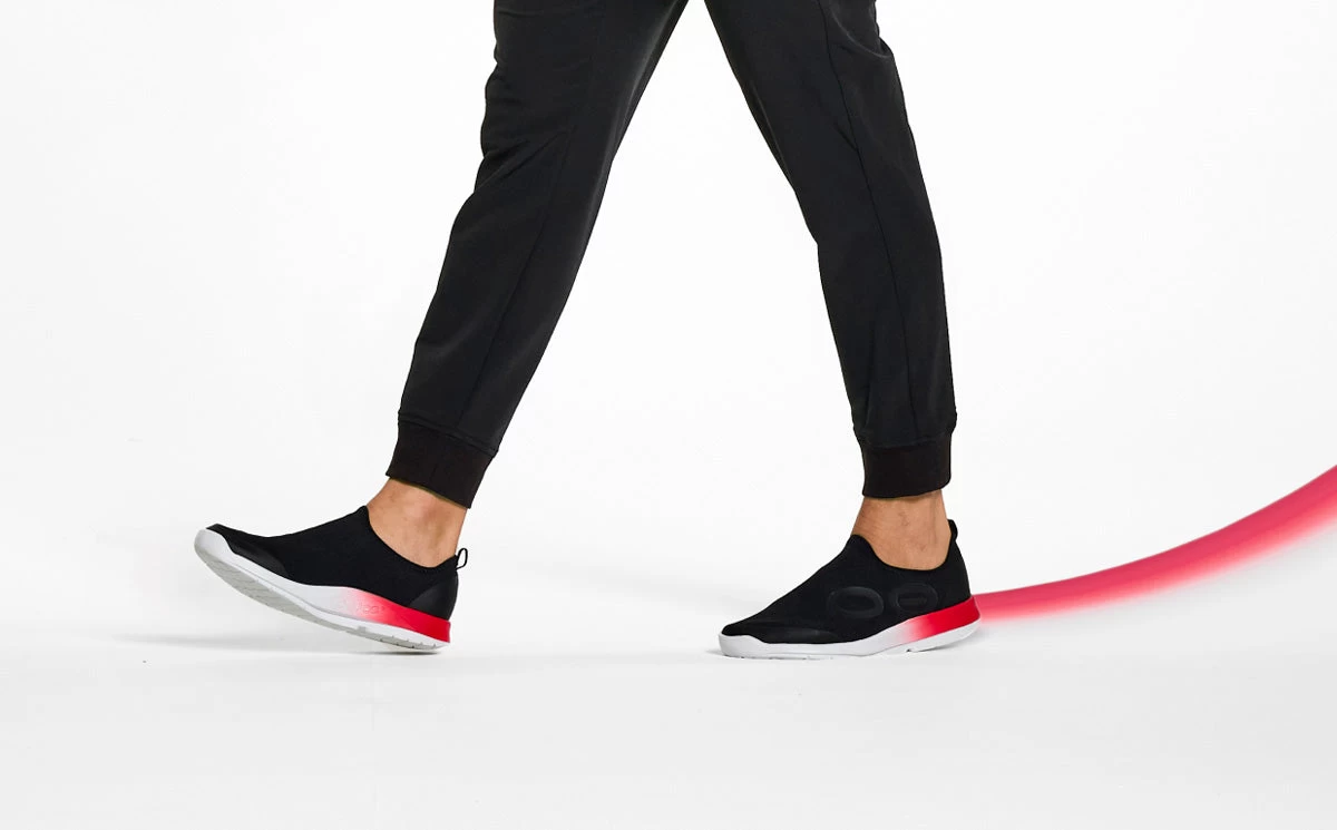 OOfos Men's OOmg Sport Low Shoe - Fire Fade 3 OOfos Men's OOmg Sport Low Shoe - Fire Fade - Image 3